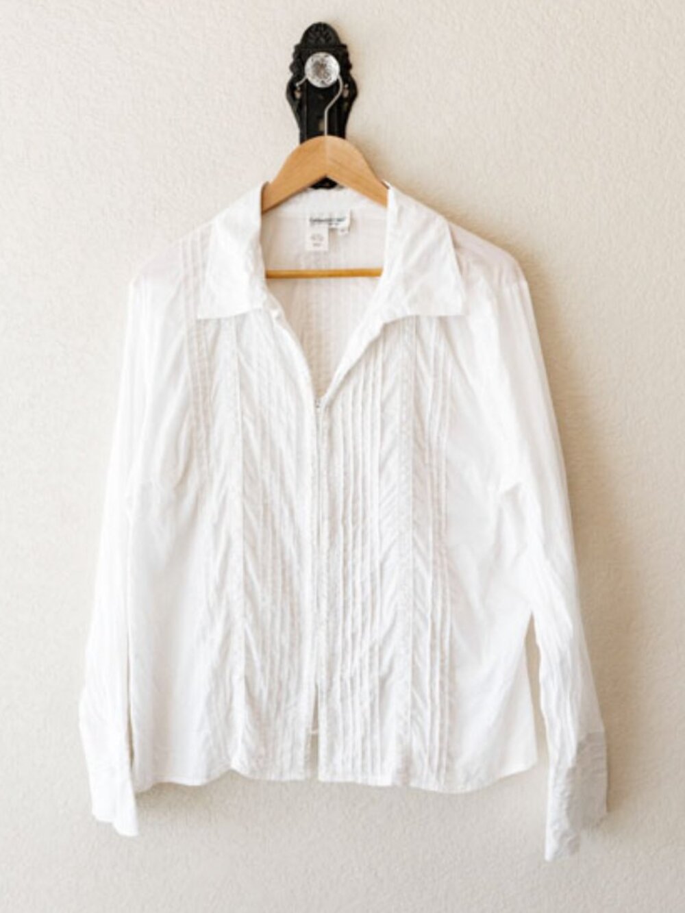 Coldwater Creek White Zip Front Shirt XL Pintuck 100% Cotton Long Sleeve Blouse
